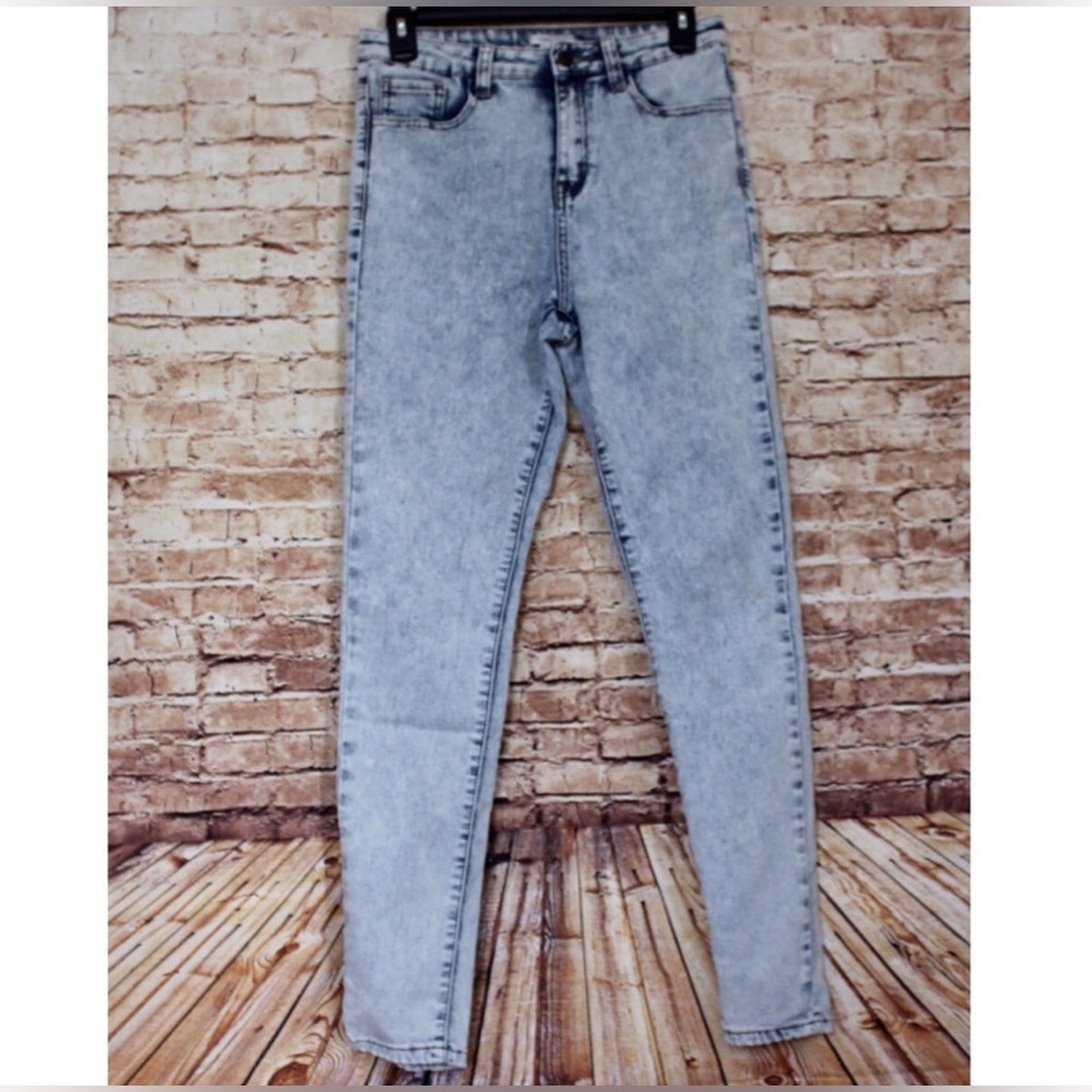 Forever 21 | Light Acid Wash Skinny Jeans